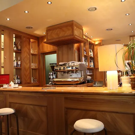 فندق Hotel Residence Valverde 3*
