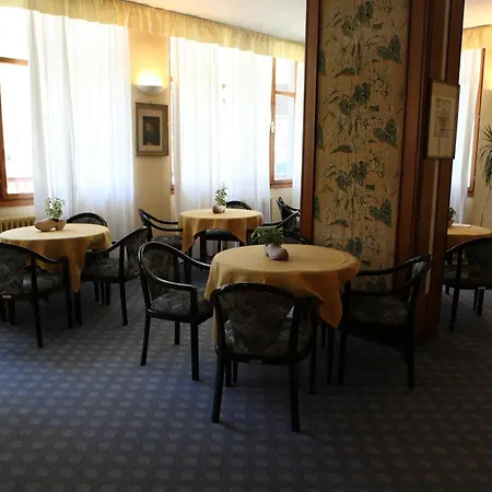 فندق Hotel Residence Valverde