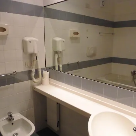 فندق Hotel Residence Valverde غريسّوني لا ترينيتي