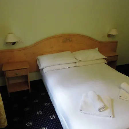 Hotel Residence Valverde فندق غريسّوني لا ترينيتي
