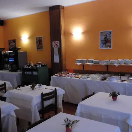 فندق Hotel Residence Valverde